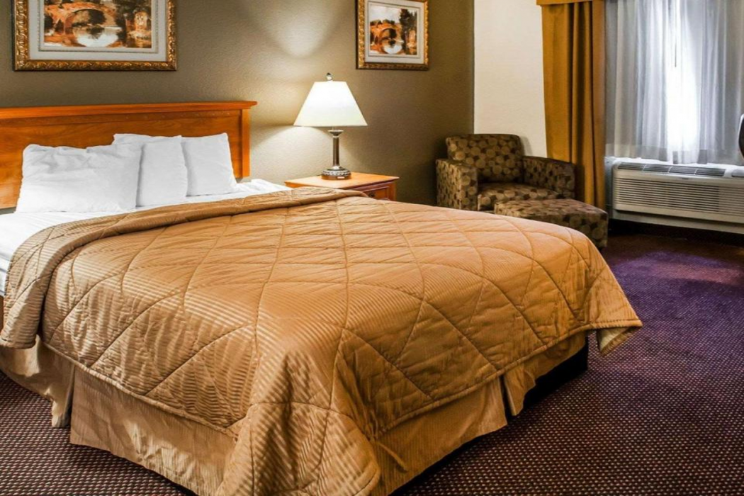 Rodeway Inn Espanola 10/23
