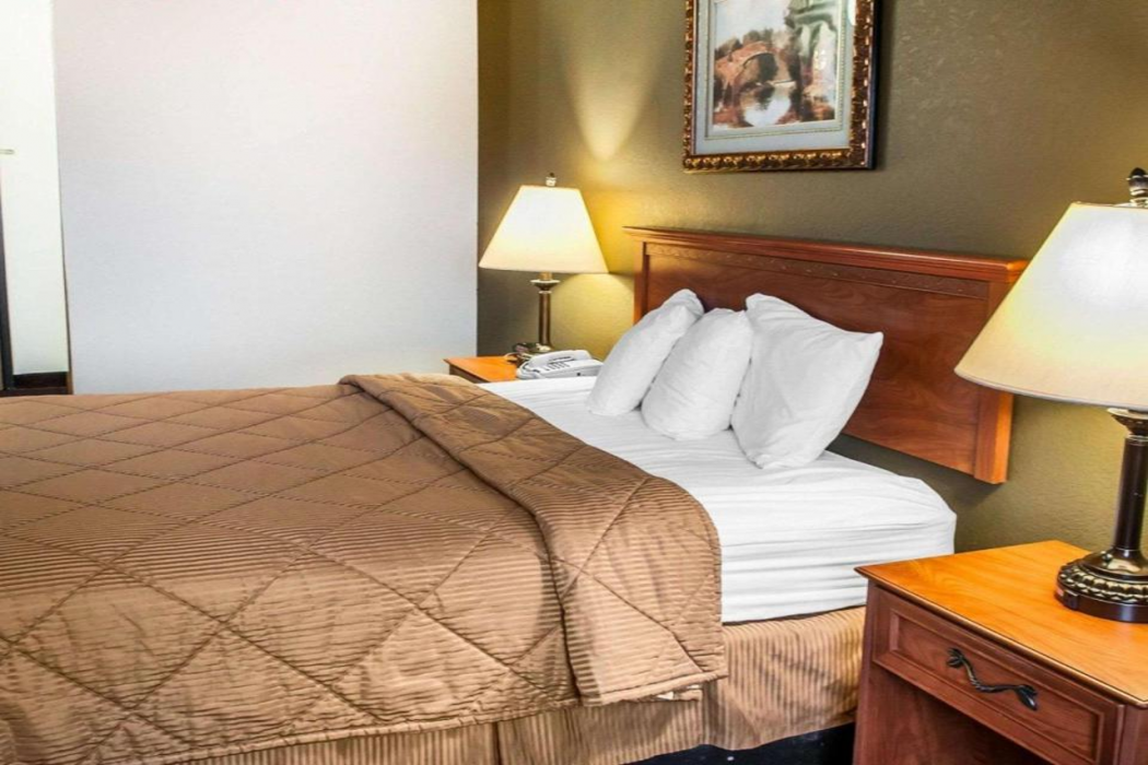 Rodeway Inn Espanola 12/23