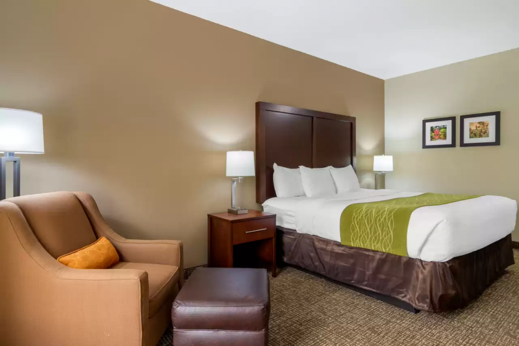 Comfort Inn & Suites Griffin North, GA 9/24
