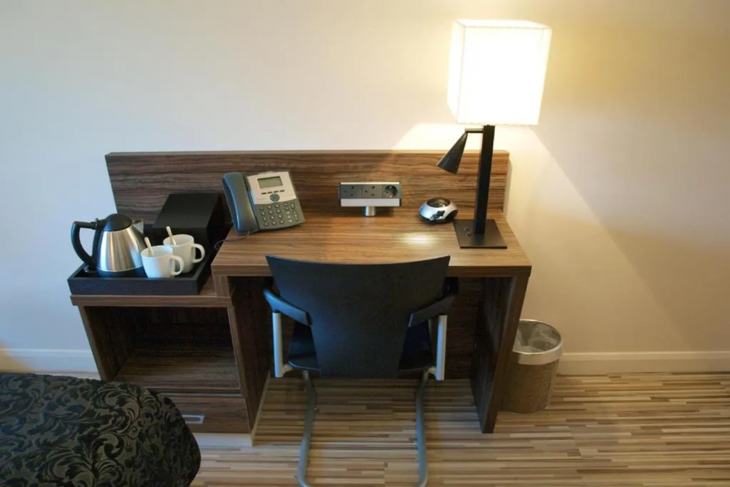 Simply Rooms & Suites 12/40