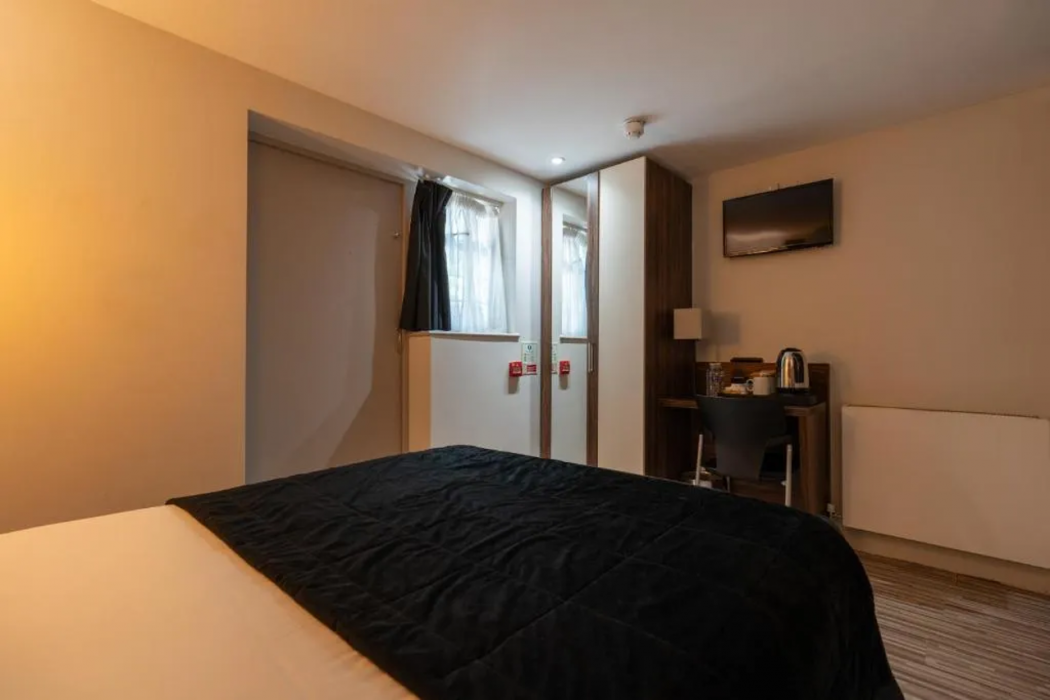 Simply Rooms & Suites 11/40