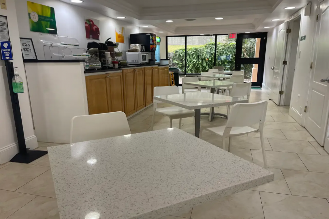 Quality Inn Dalton Central 13/17