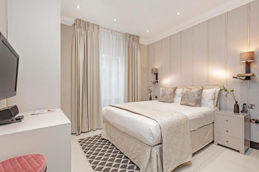 130 Queensgate Apartments 14/48