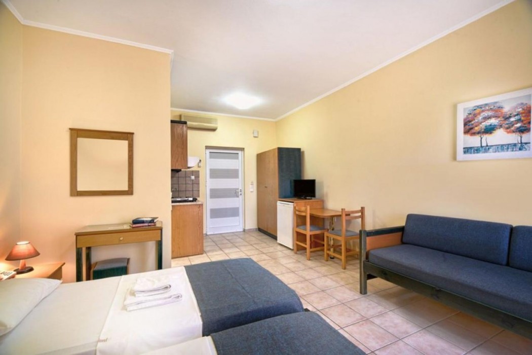 Inea Hotel and Suites 30/78