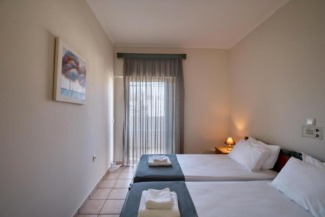 Inea Hotel and Suites 2/78