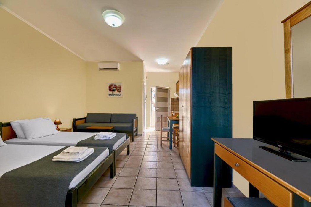 Inea Hotel and Suites 26/78