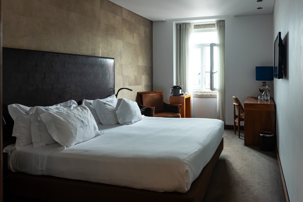 Lisboa Carmo Hotel 24/36