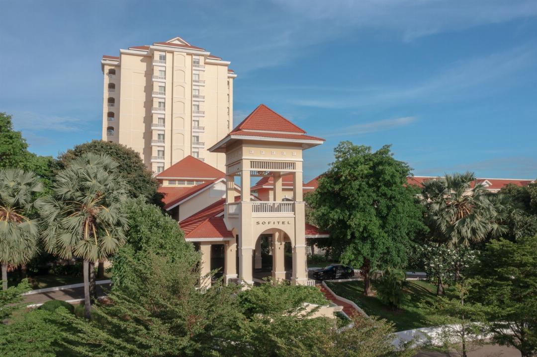 Sofitel Phnom Penh Phokeethra Hotel 1/76