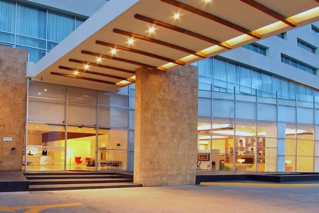 Opus Grand Toluca Airport 2/23