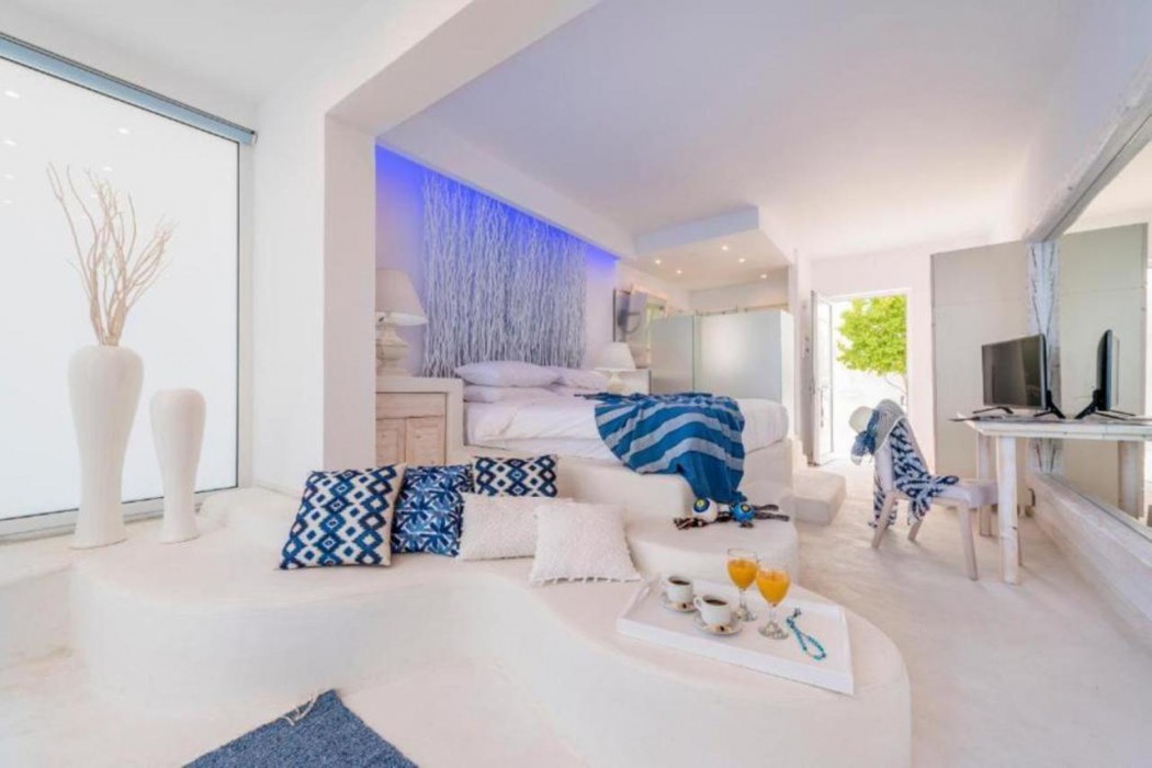 Kouros Home - Adults Only 13/32