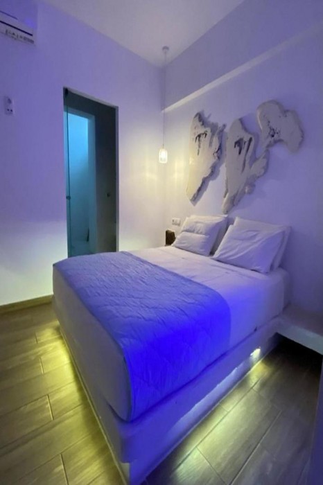 Kouros Home - Adults Only 6/32