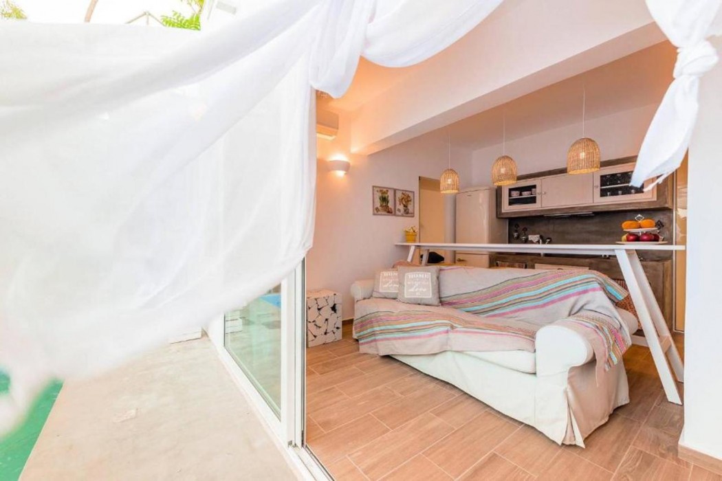 Kouros Home - Adults Only 12/32