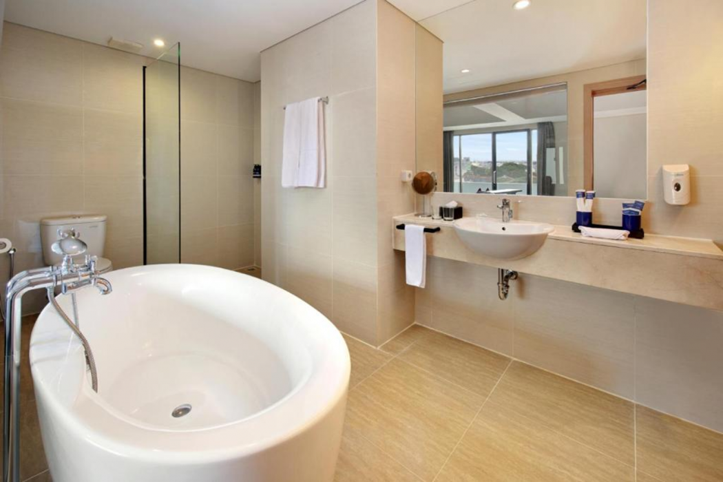 Aston Inn Pantai Losari Makassar 24/55