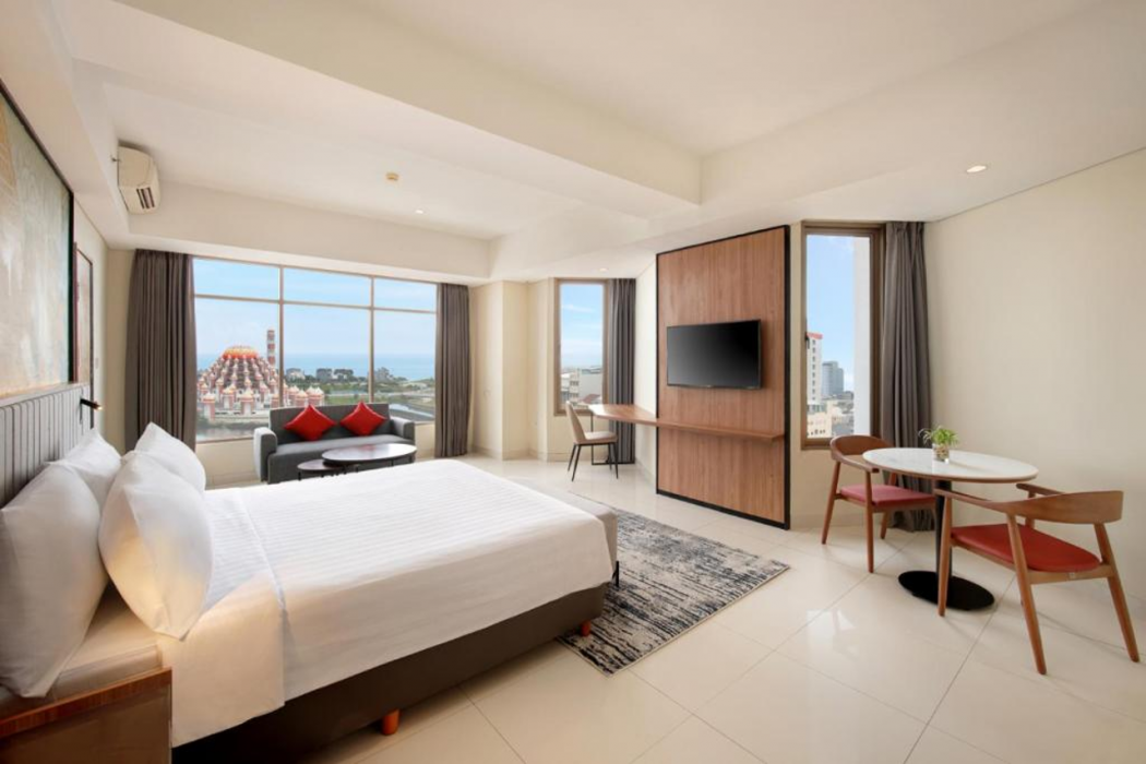 Aston Inn Pantai Losari Makassar 8/55