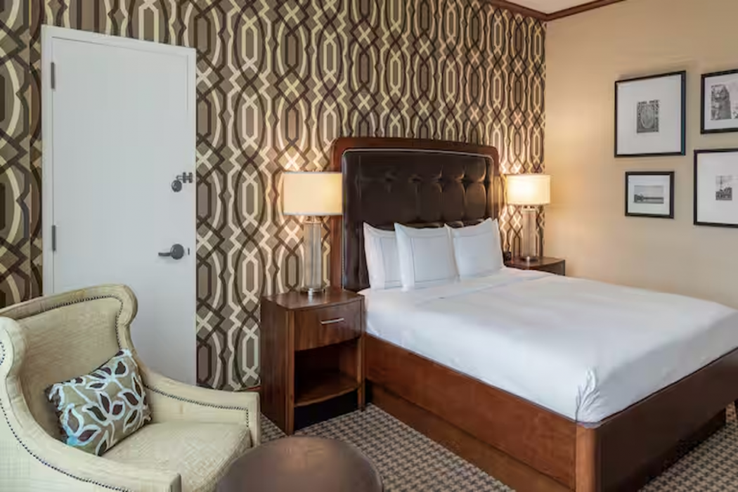 Hilton Alexandria Mark Center 20/68