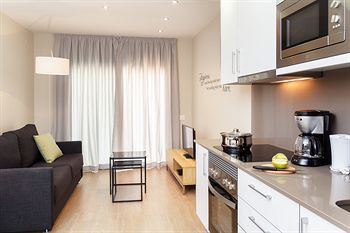 Feelathome Plaza Apartments 1/51