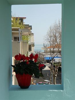 Hotel Nord Est 1/18