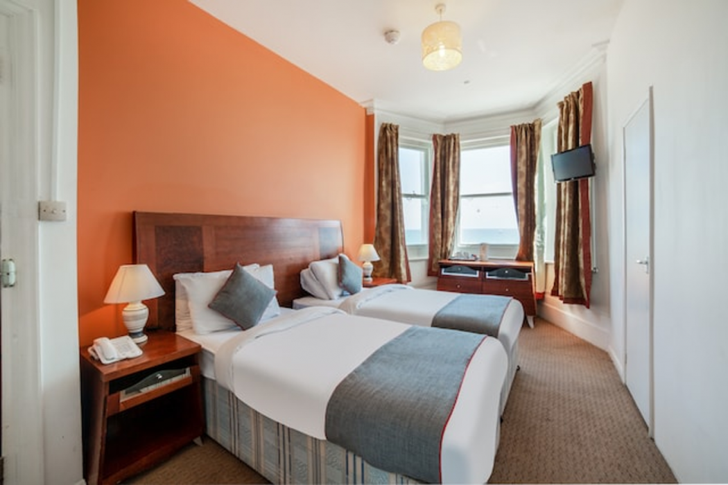 Room at OYO The Strand Hotel, EASTBOURNE