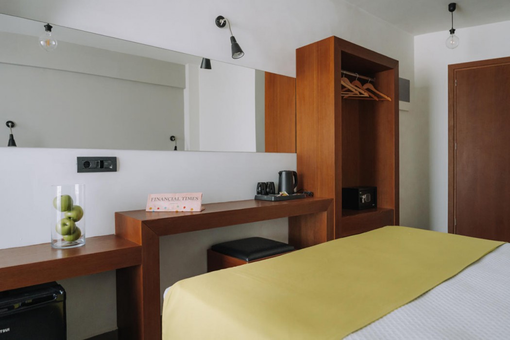 Amphitryon City Hotel 27/72
