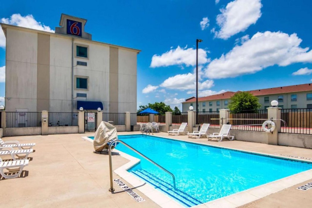 Motel6 Cleburne, TX 26/42
