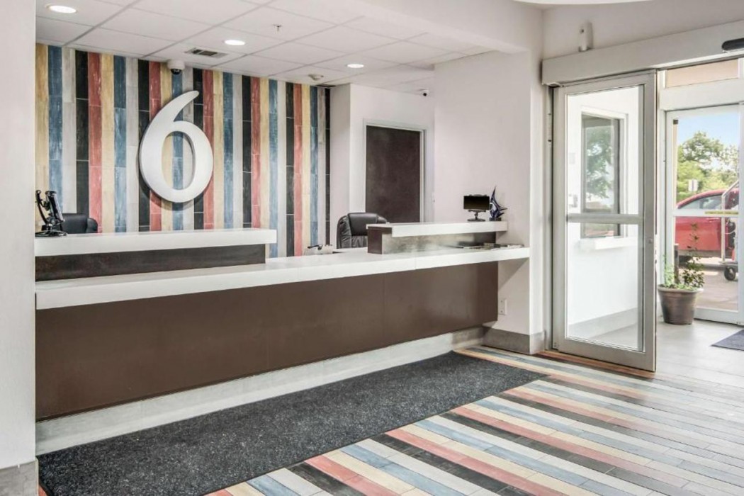 Lobby at Motel6 Cleburne, TX, CLEBURNE - TX