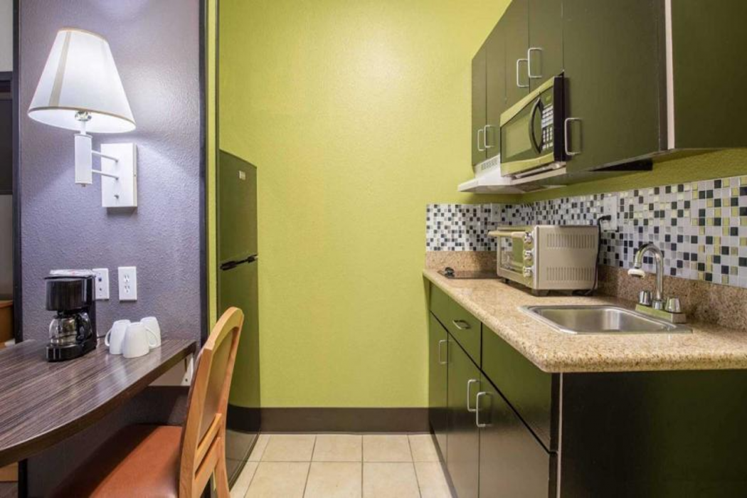 Studio6 Bay City, TX 28/62