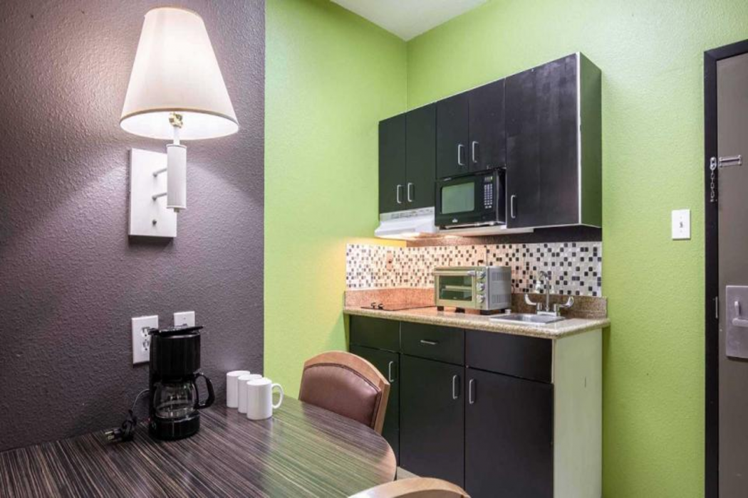 Studio6 Bay City, TX 25/62