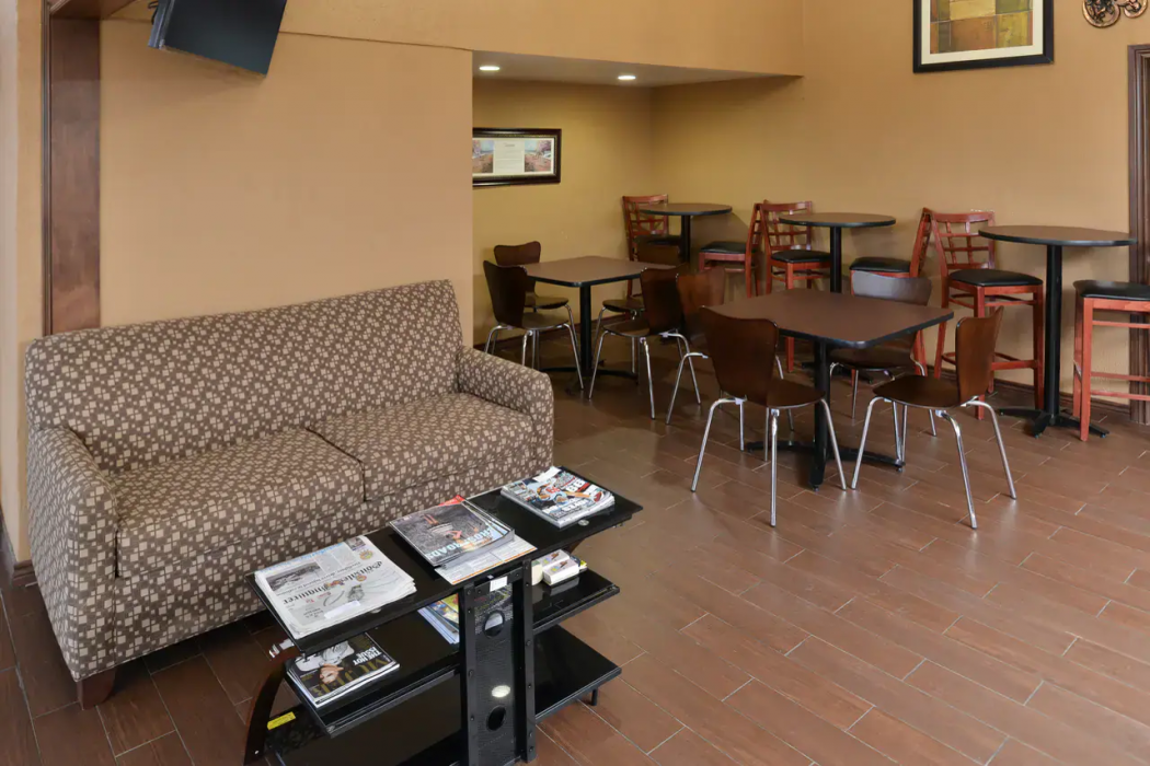 Quality Inn Gonzales, TX 16/31