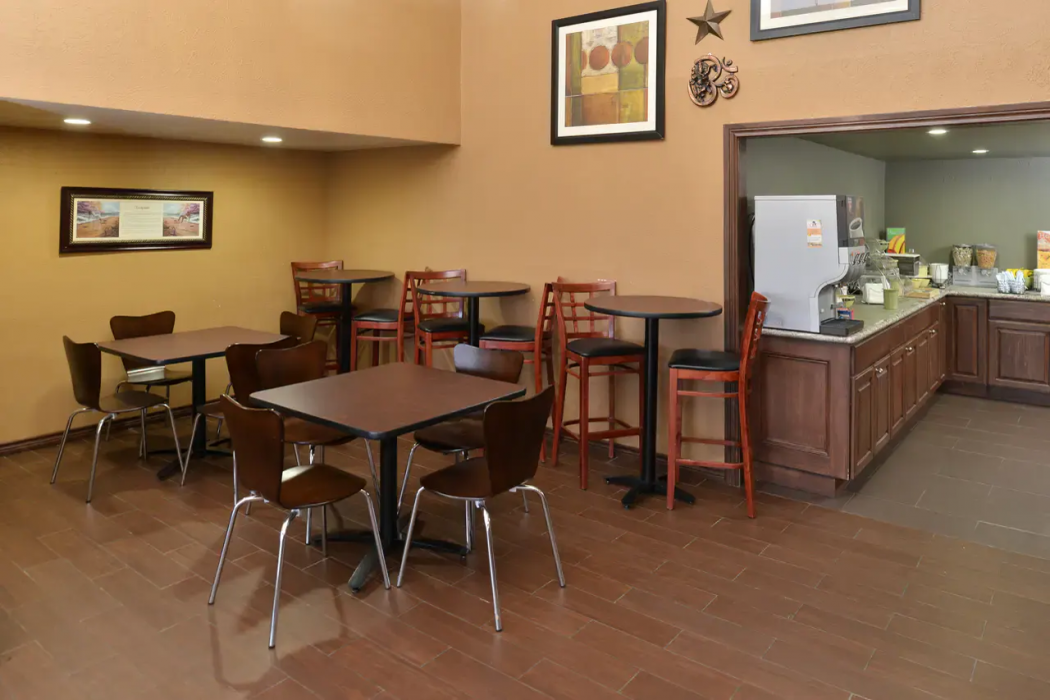 Quality Inn Gonzales, TX 17/31
