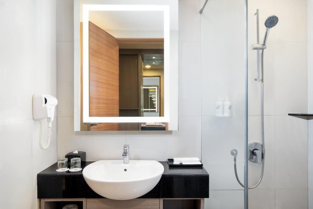 Swiss Belinn Manyar 18/75