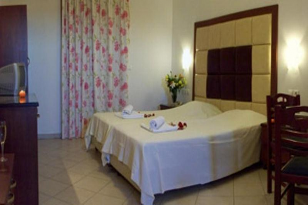 Plaka Hotel II 10/46
