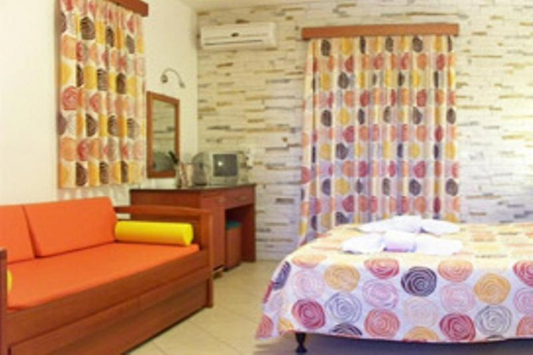 Plaka Hotel II 7/46