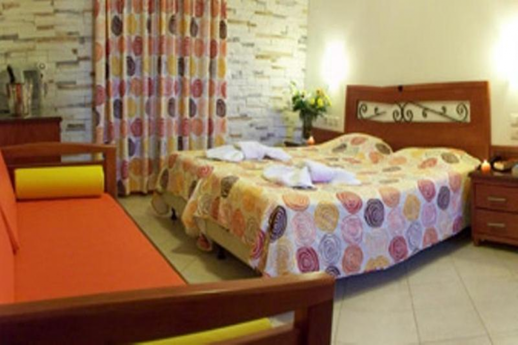Plaka Hotel II 8/46
