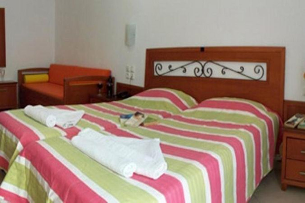 Plaka Hotel II 6/46