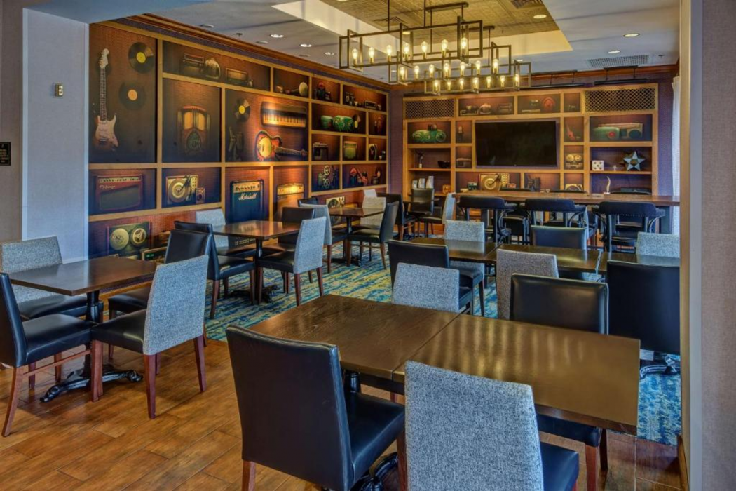 Hampton Inn & Suites Austin-Downtown 26/51