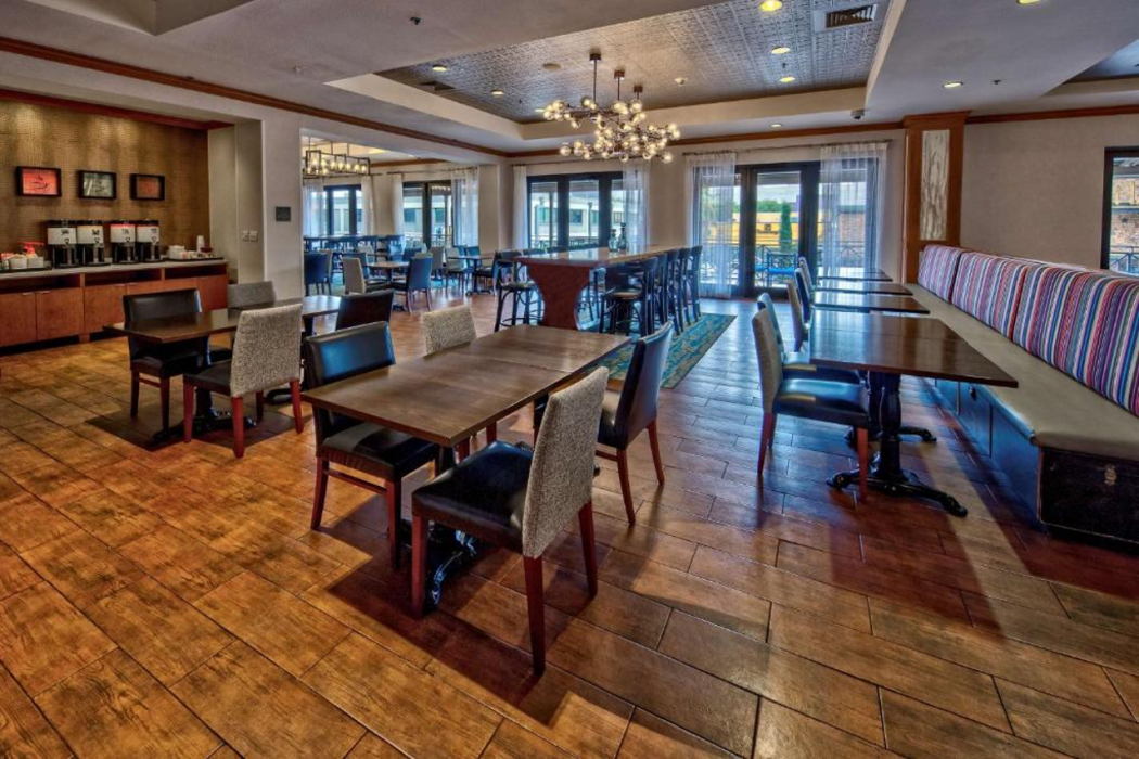 Hampton Inn & Suites Austin-Downtown 25/51