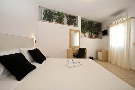 Zannis Hotel 10/55