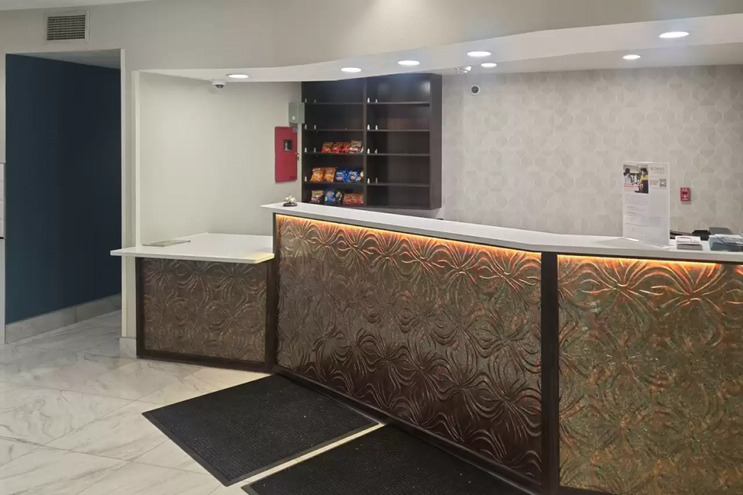 Quality Inn & Suites Sunport Airport Albuquerque 6/28