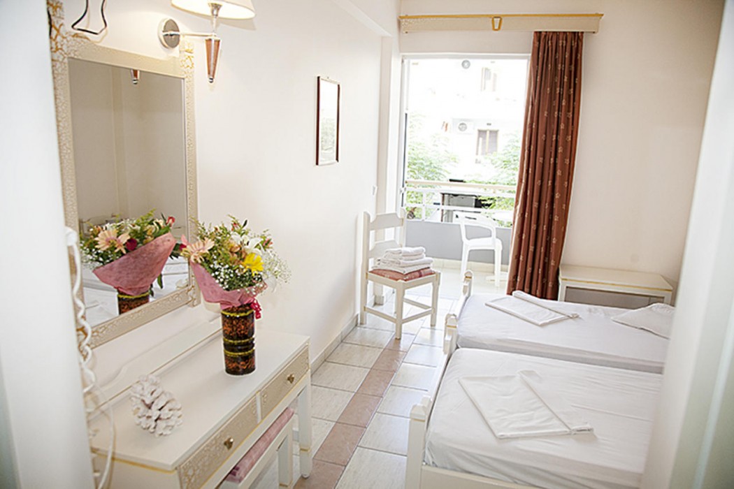 Theonia Hotel 21/35
