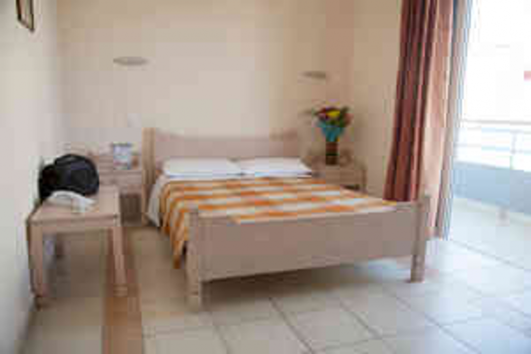 Theonia Hotel 13/35