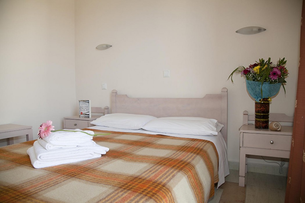 Theonia Hotel 16/35