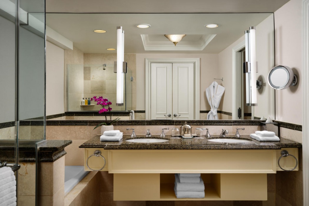 Yatch Club Ocean View Junior Suite - King