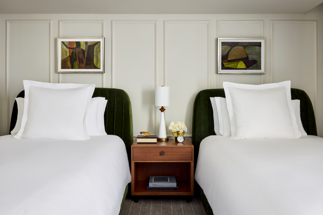 Rosewood Hotel Georgia 31/85