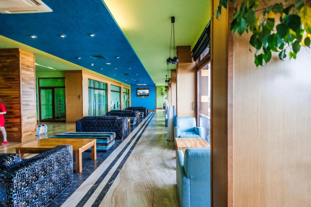 Mirage Hotel 33/76