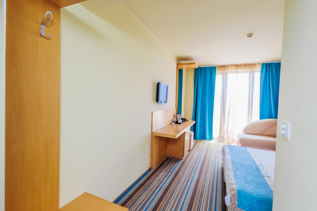 Mirage Hotel 19/76