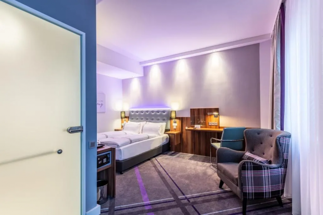 Room at Premier Inn Dusseldorf City Centre, DUSSELDORF