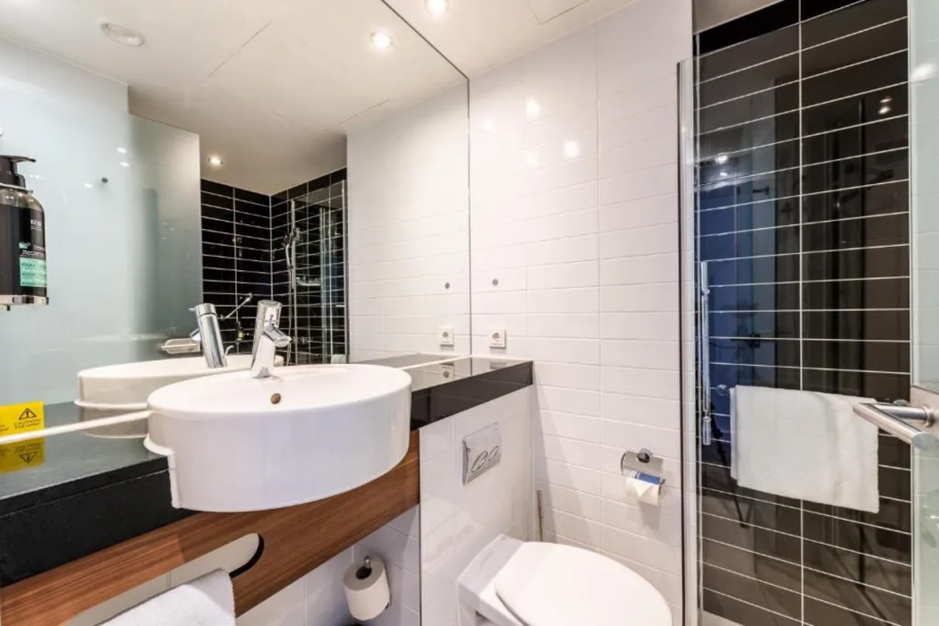 Premier Inn Dusseldorf City Centre 7/33