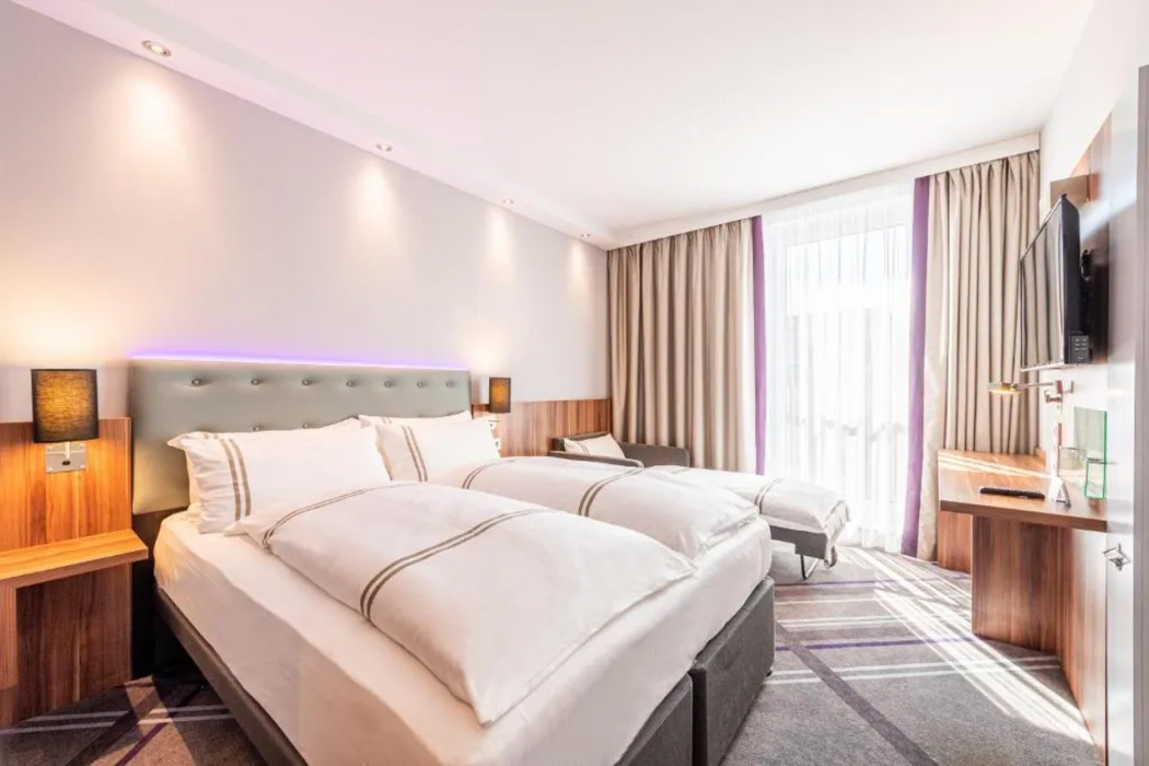 Room at Premier Inn Dusseldorf City Centre, DUSSELDORF