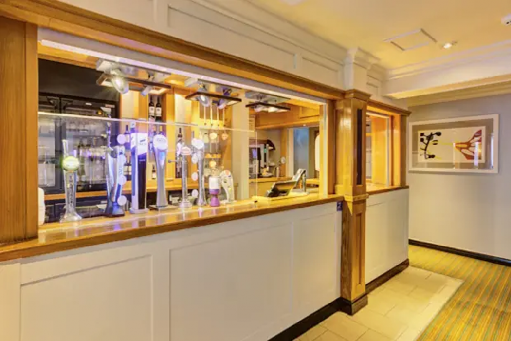 Premier Inn London Putney Bridge 22/30