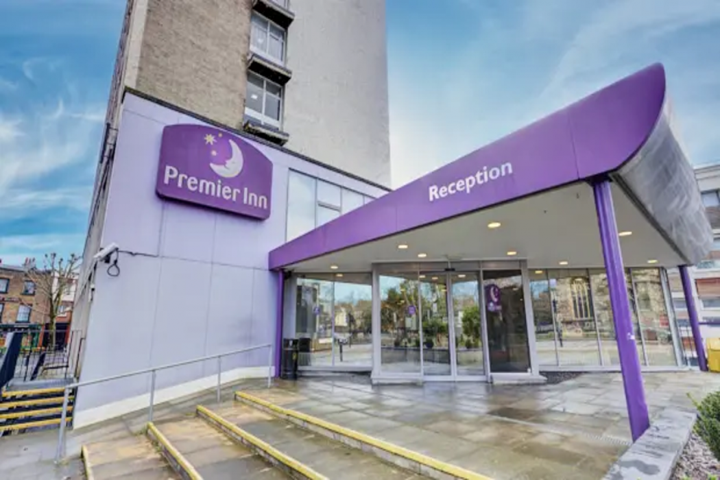 Premier Inn London Putney Bridge 2/30